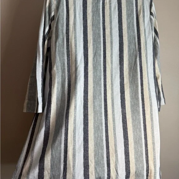 d&co. Striped V-Neck Blouse - Picture 7 of 8